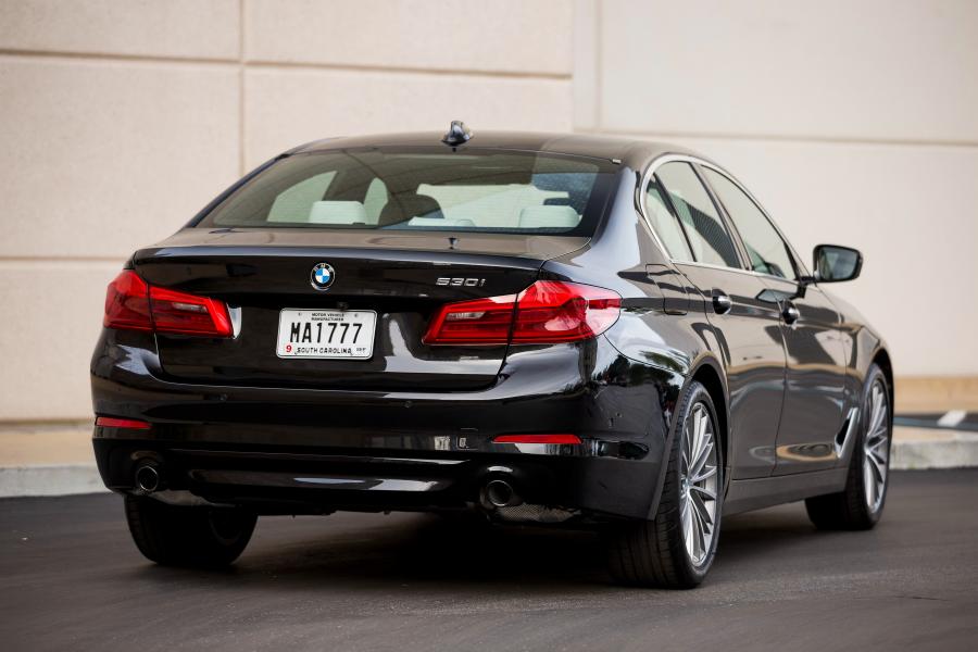  BMW 530i Sedan Sport Line 2017 года  (NA) (фото 2 из 10)
